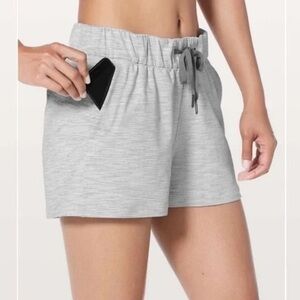 Lululemon On The Fly Alphine White Athletic Lounge Soft Comfortable Shorts 8